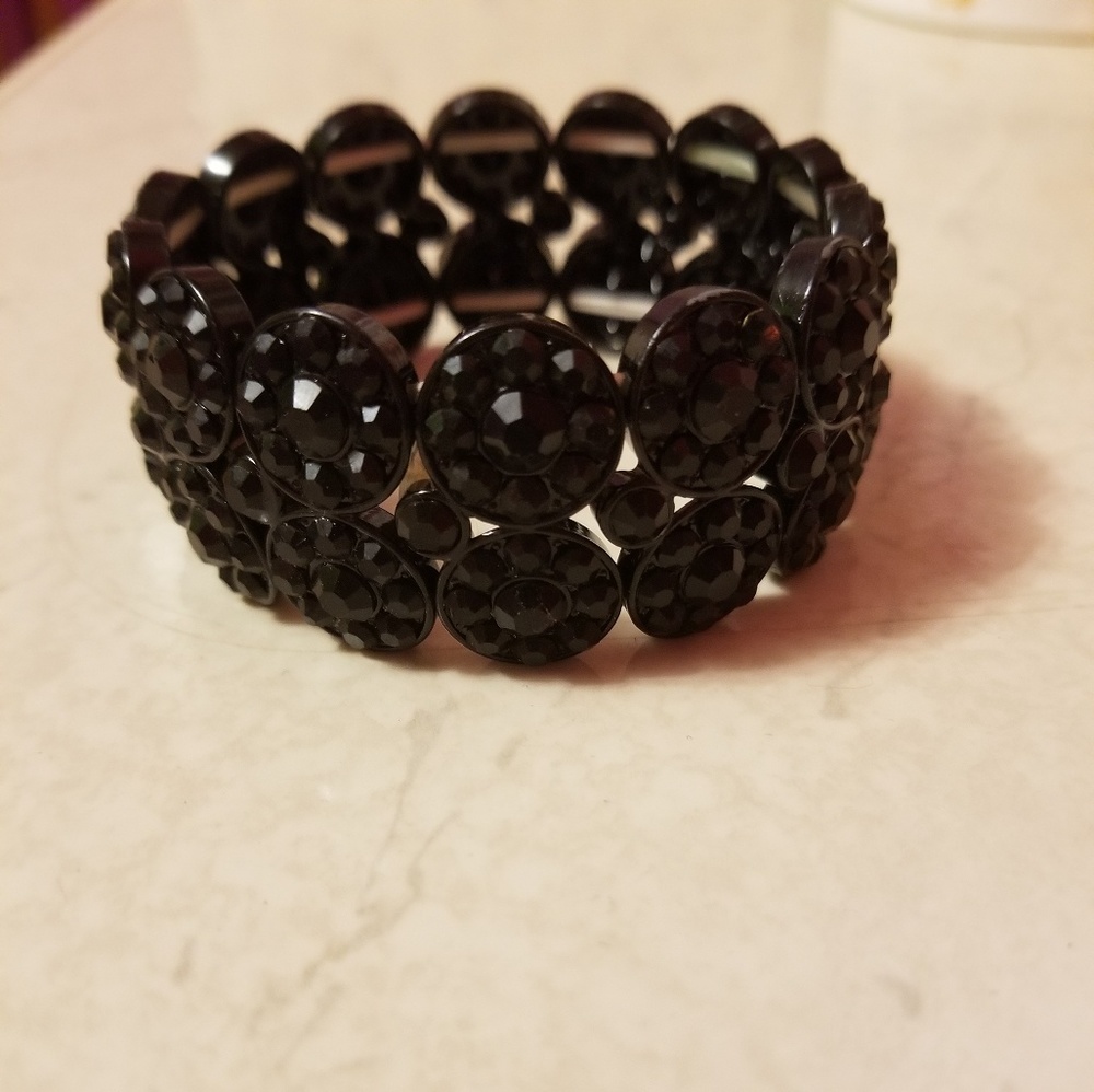 Black beaded bracelet